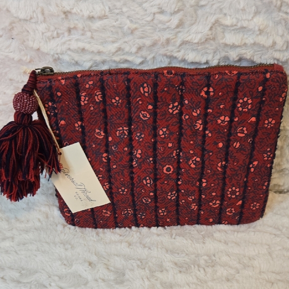 Universal Thread Red Floral Cosmetic Bag - Picture 1 of 4